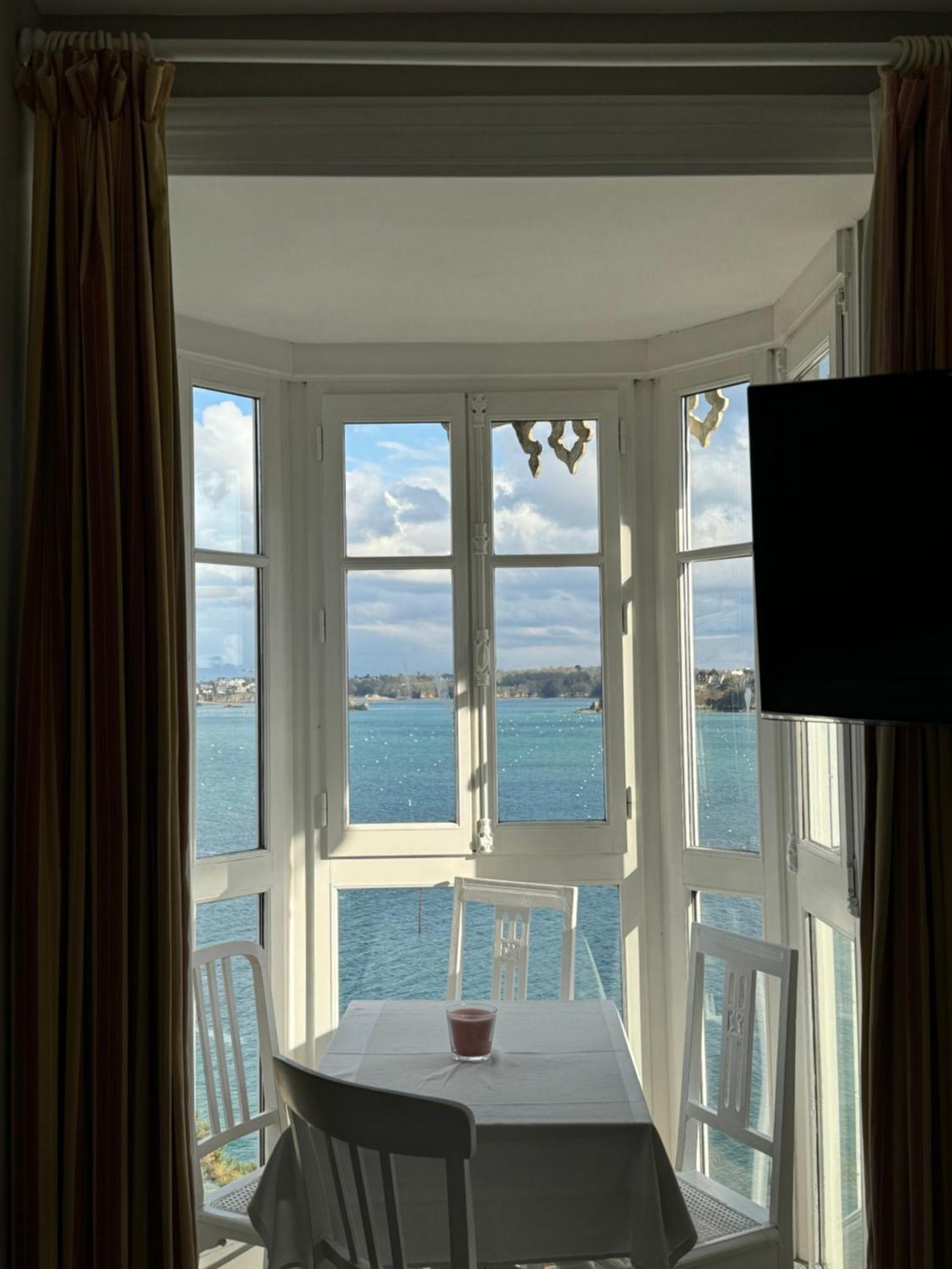 Hotel-Restaurant Printania Динард Екстериор снимка