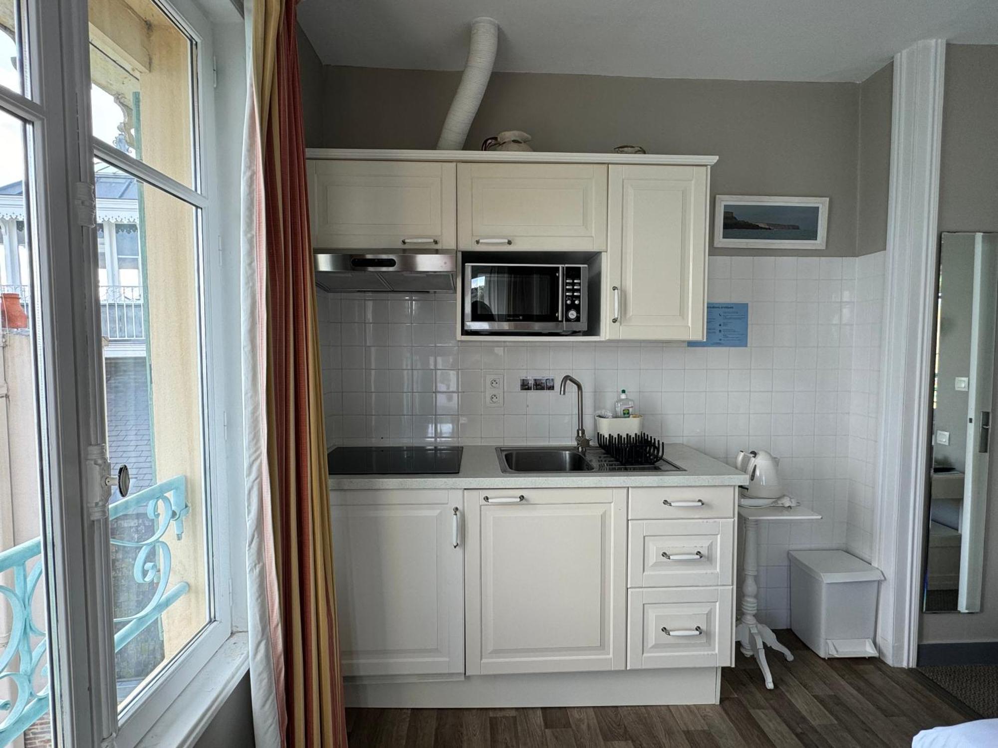 Hotel-Restaurant Printania Динард Екстериор снимка