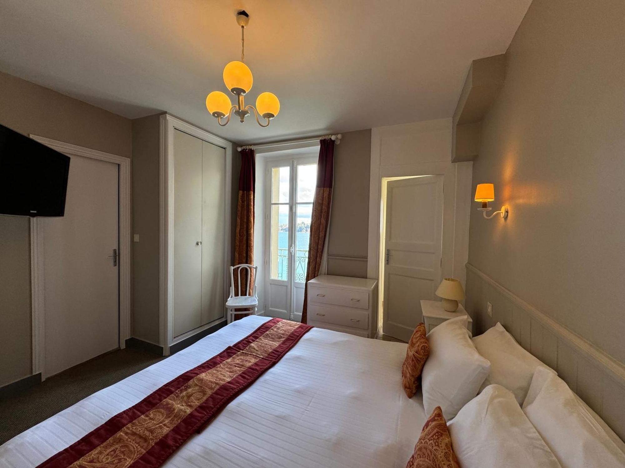 Hotel-Restaurant Printania Динард Екстериор снимка