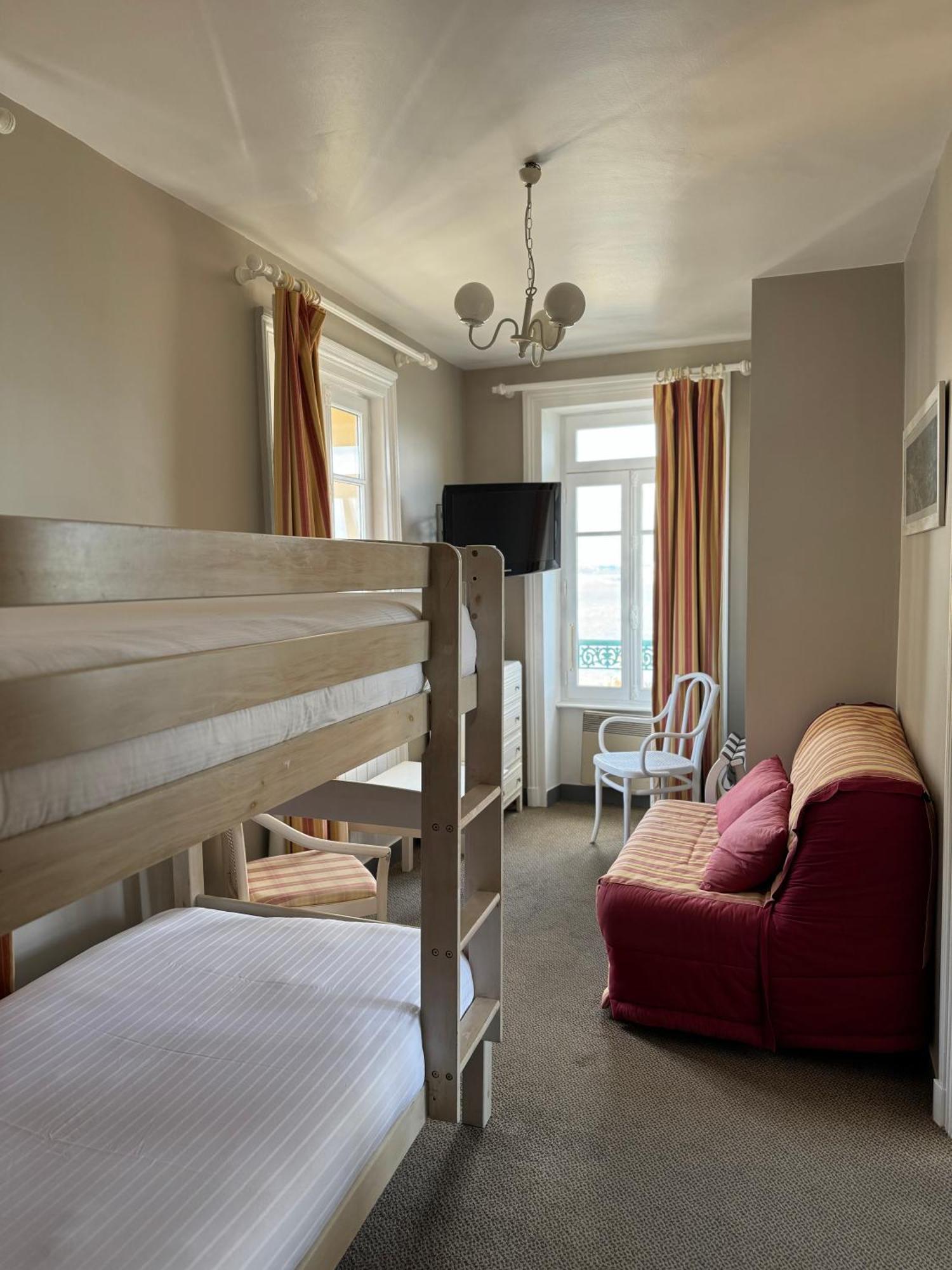 Hotel-Restaurant Printania Динард Екстериор снимка